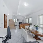 Almas Villa Neoric
