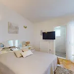 Almas Villa