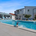 Almas Villa Neoric