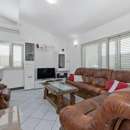 Almas Villa Neoric