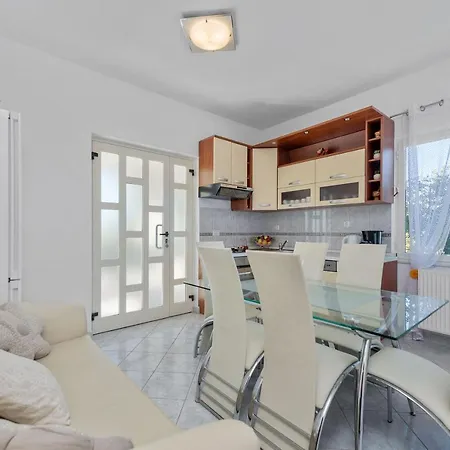 Almas Villa