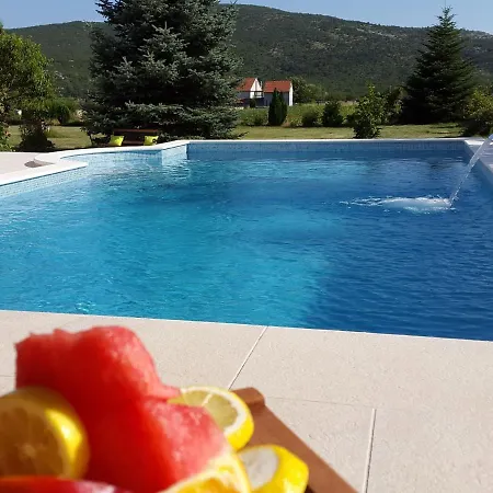 Almas Villa